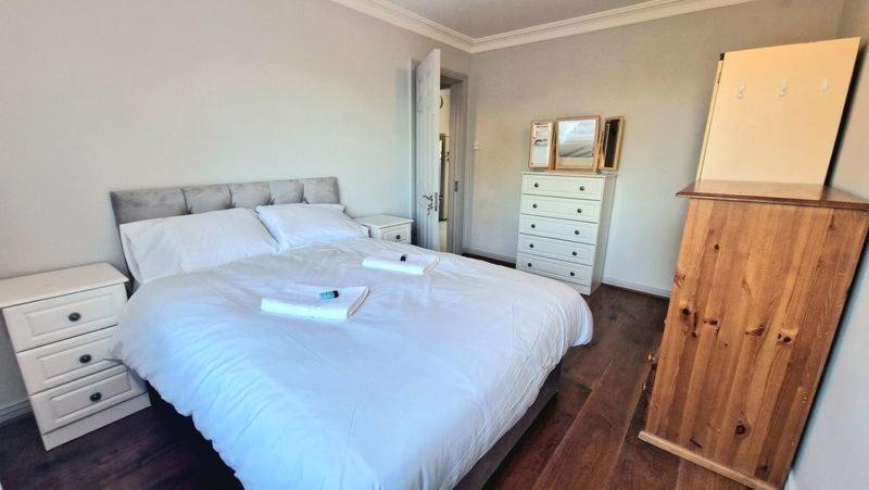 4 Bedroom Townhouse Galway Esterno foto